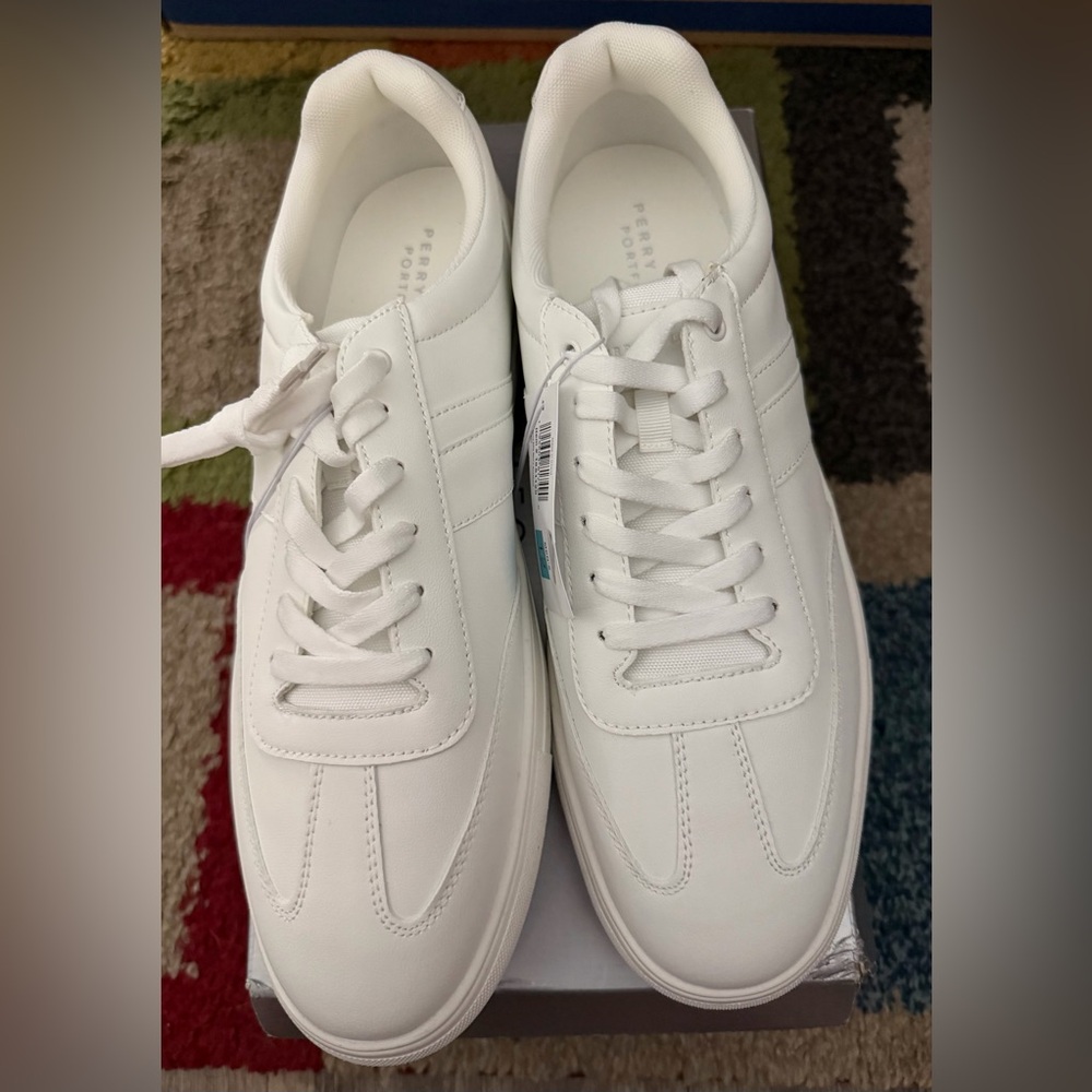 Perry Ellis men’s 12 leather sneaker- new in box